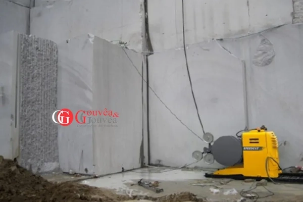 Desmonte de Rochas com Fio Diamantado